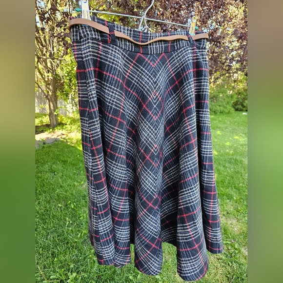 Vintage Plaid Midi Skirt - Picture 3 of 10